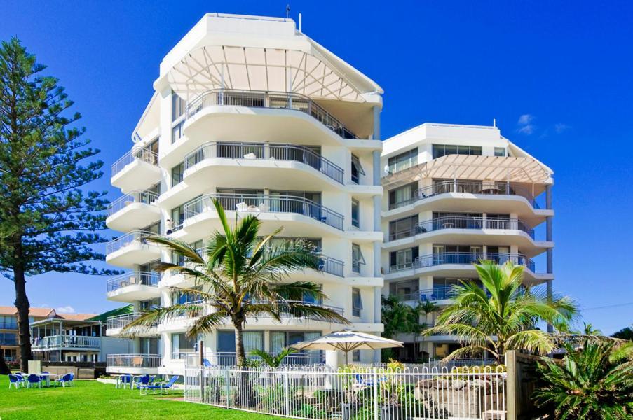 Oceanside Resort - Absolute Beachfront Apartments Gold Coast Exterior photo