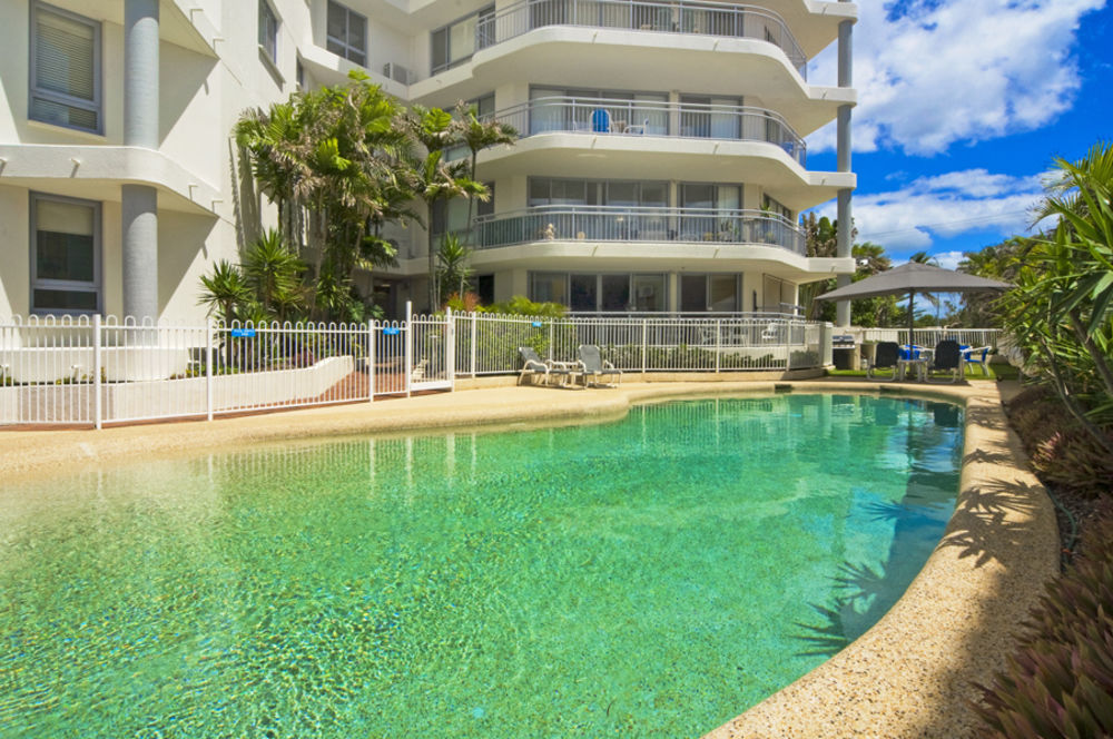 Oceanside Resort - Absolute Beachfront Apartments Gold Coast Exterior photo
